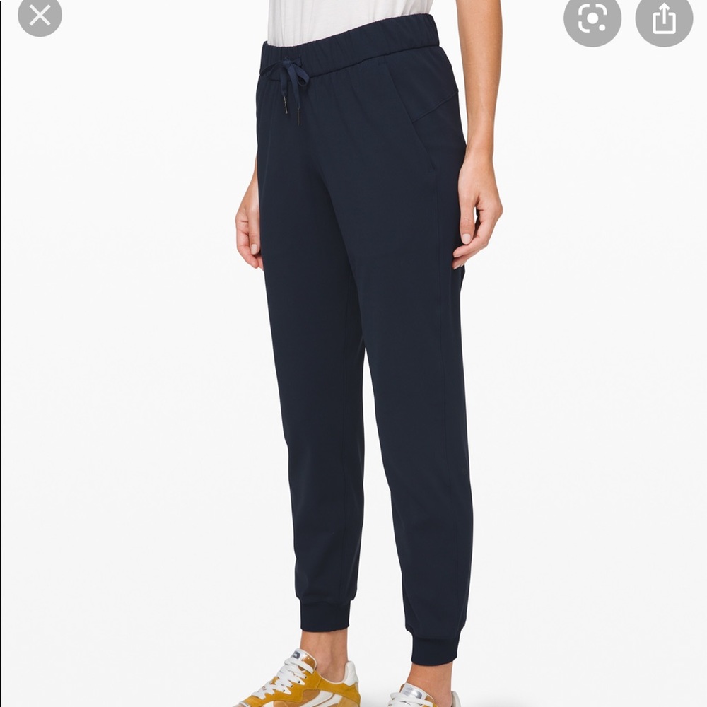 Navy On the Fly Jogger 28" 
Luxtreme